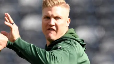 Josh McCown throwing