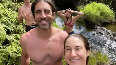 Aaron Rodgers with Shailene Woodley in Hawaii