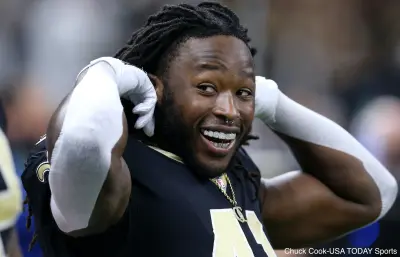 Alvin Kamar smiles during a game