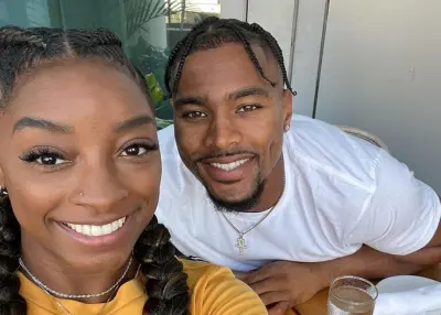 Simone Biles and Jonathan Owens pose for a selfie