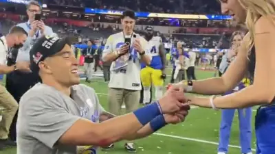 Taylor Rapp proposes to his girlfriend at the Super Bowl