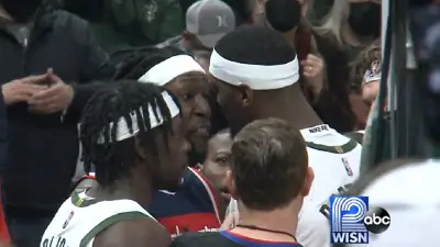 Bobby Portis in Montrezl Harrells face
