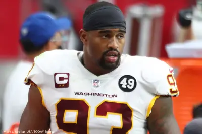 Jonathan Allen in pads