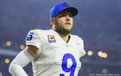 Matthew Stafford jogging