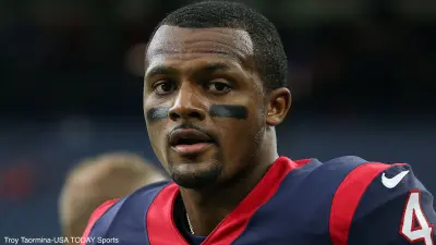 Deshaun Watson without a helmet