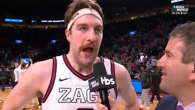 Drew Timme doing an interview
