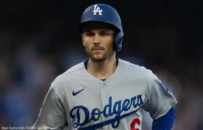 Trea Turner running