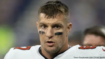 Rob Gronkowski on the sideline