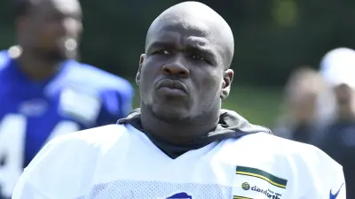 Frank Gore on the practice field