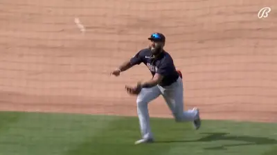 Amed Rosario approaches