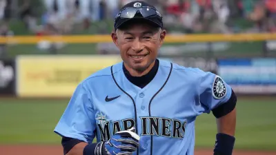 Ichiro Suzuki smiles