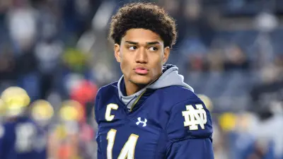 Kyle Hamilton in a Notre Dame jersey