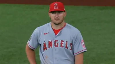 Mike Trout reacts