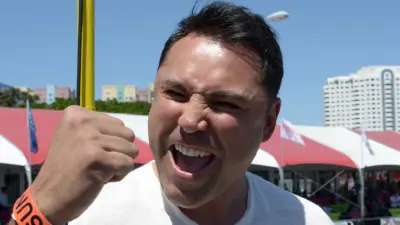 Oscar De La Hoya makes a fist