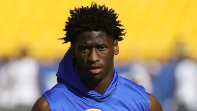 Jordan Addison warming up