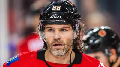 Jaromir Jagr looking ahead