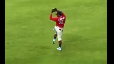 Ronald Acuna Jr does his Kenley Jansen