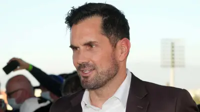 Matt Leinart at a press conference