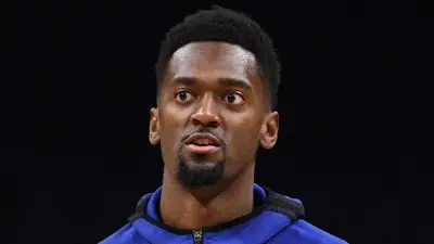 Bobby Portis looking on
