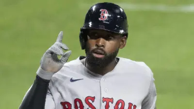 Jackie Bradley Jr pointing