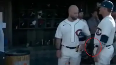 Mike Napoli nails Yan Gomes