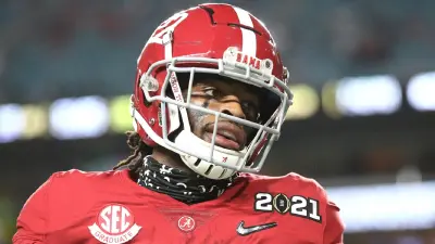 Najee Harris in a helmet