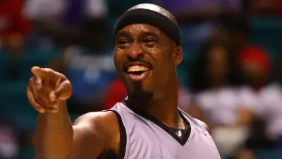 Ricky Davis pointing