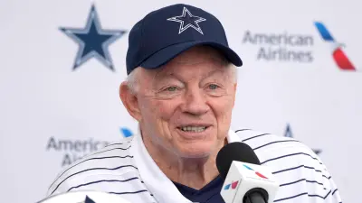 Jerry Jones at a press conference