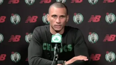 Joe Mazzulla in a press conference
