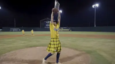 Jonathan Papelbon holds up a trophy