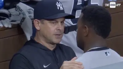 Aaron Boone has a discussion with Luis Severino