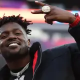 Antonio Brown flashes his Super Bowl ring