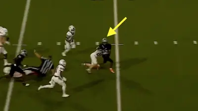 Peyton Bowen breaks tackles