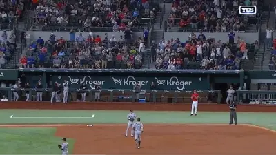 Fans applaud Aaron Judge
