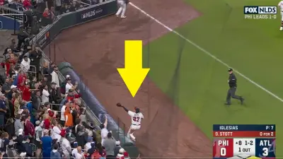 Austin Riley makes a catch