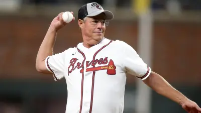 Greg Maddux ready to pitch