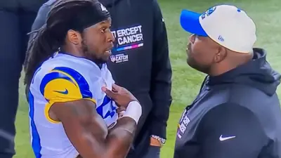 Takk McKinley points at himself