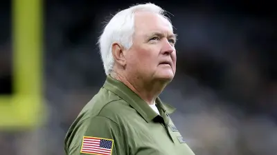 Wade Phillips on the field