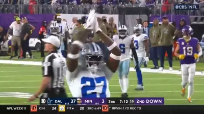 Jayron Kearse skol celebration