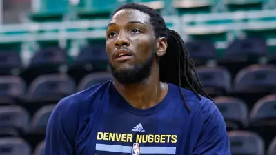 Kenneth Faried in warmups