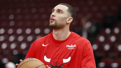 Zach LaVine warming up