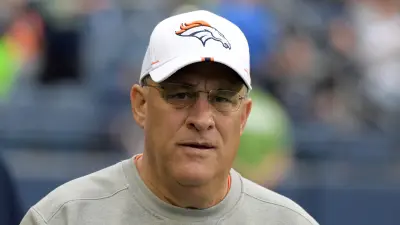 Vic Fangio on the sideline