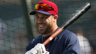 Jason Kipnis holding a bat