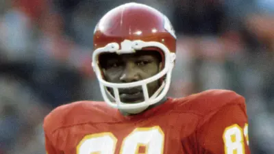 Otis Taylor during a Chiefs game