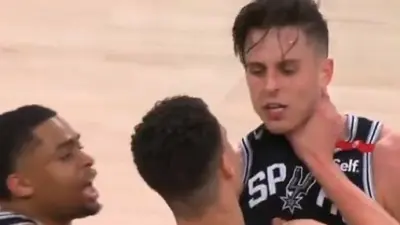 Michael Porter Jr grabs Zach Collins by the neck