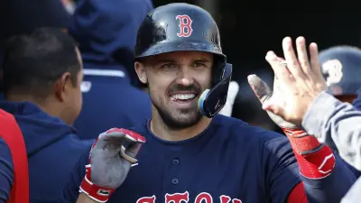 Adam Duvall giving high-fives