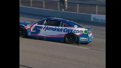 Kyle Larson in his No. 5 car