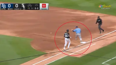 Luis Robert jogs
