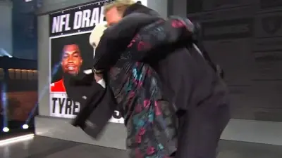 Tyree Wilson picking up Roger Goodell