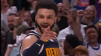 Jamal Murray points his finger